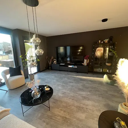 Private In Hundvag Homestay